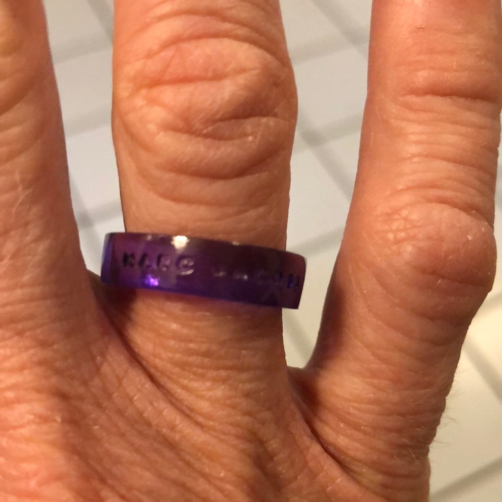 Marc by Marc Jacobs Oval, lucite ring